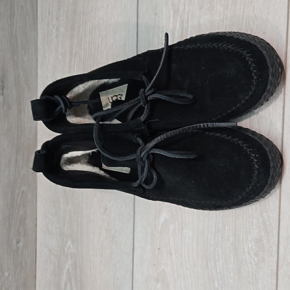 UGG Australia Women Ankle Moccasin Black Suede Chukka Boots Shoes Sz 7 - Picture 3 of 11